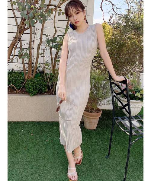 RESEXXY(リゼクシー)の「バックオープンリブニットワンピース(ワンピース・レディース・ブラック/ベージュ/ピンク/グリーン・SMALL/MEDIUM)」の16枚目の写真