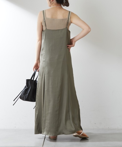 SHENERY（シーナリー）の「サテンマーメイドキャミドレス（ドレス・レディース・カーキ・38/36）」の15枚目の写真