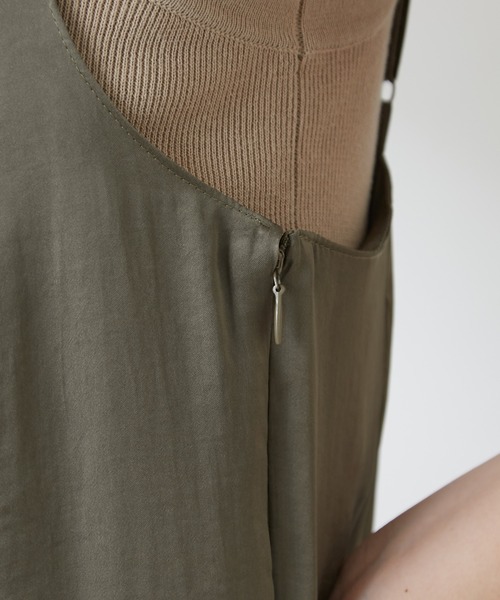 SHENERY（シーナリー）の「サテンマーメイドキャミドレス（ドレス・レディース・カーキ・38/36）」の21枚目の写真