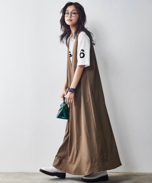 CHIC STYLE（シックスタイル）の「＜大きいサイズ＞深VネックAラインロングワンピース シックスタイル（ワンピース・レディース・ブラック/ベージュ/カーキブラウン/ブラック系その他・LL/L/3L/4L/5L/8L/6L）」の7枚目の写真