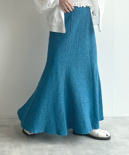 w closet（ダブルクローゼット）の「凸凹ジャガードマーメイドスカート（スカート・レディース・オフホワイト/ブルー/ブラック・FREE）」の3枚目の写真