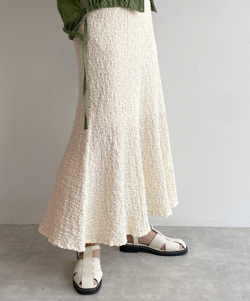 w closet（ダブルクローゼット）の「凸凹ジャガードマーメイドスカート（スカート・レディース・オフホワイト/ブルー/ブラック・FREE）」の13枚目の写真