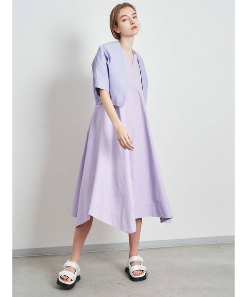 ELENDEEK（エレンディーク）の「イレギュラーヘムテントワンピース（ワンピース・レディース・ブラック/ベージュ/インディゴブルー/ラベンダー・01/02）」の4枚目の写真