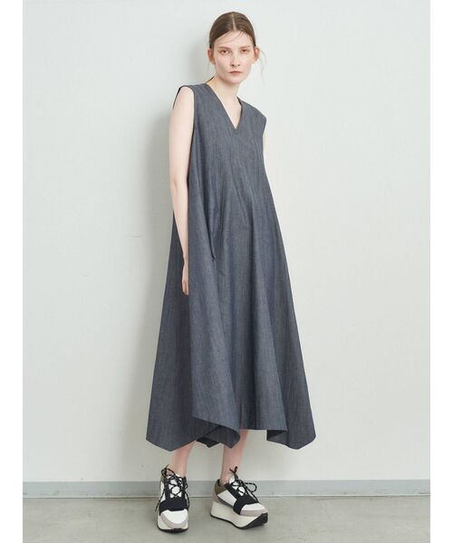 ELENDEEK（エレンディーク）の「イレギュラーヘムテントワンピース（ワンピース・レディース・ブラック/ベージュ/インディゴブルー/ラベンダー・01/02）」の5枚目の写真