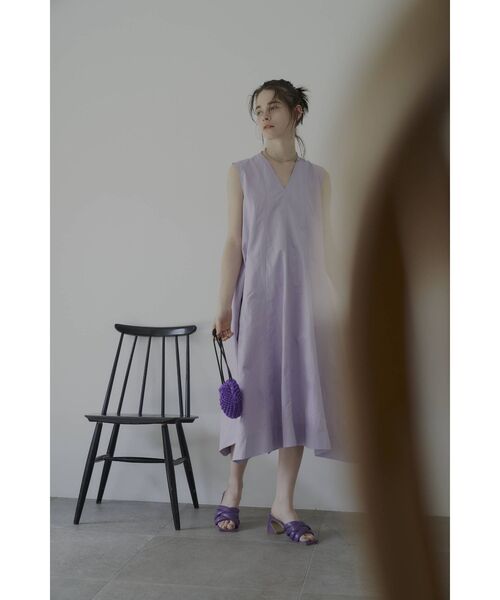 ELENDEEK（エレンディーク）の「イレギュラーヘムテントワンピース（ワンピース・レディース・ブラック/ベージュ/インディゴブルー/ラベンダー・01/02）」の20枚目の写真