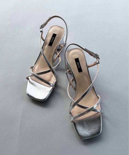 EVOL（イーボル）の「ブロックヒールナローストラップサンダル（サンダル・レディース・ベージュ/シルバー・S/M/L）」の9枚目の写真