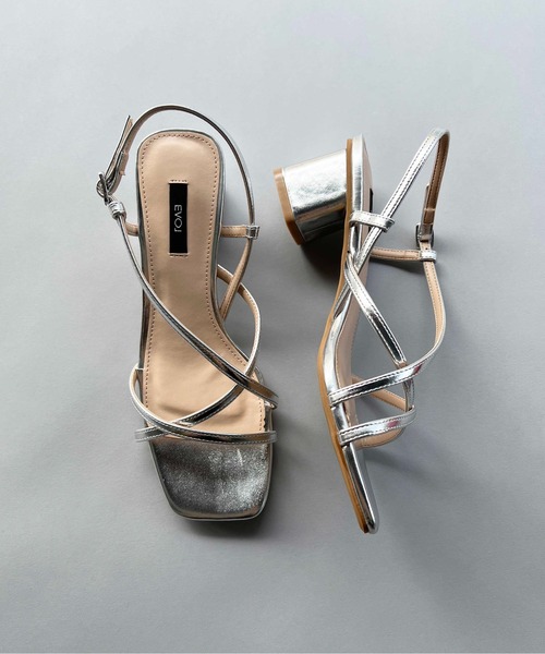 EVOL（イーボル）の「ブロックヒールナローストラップサンダル（サンダル・レディース・ベージュ/シルバー・S/M/L）」の8枚目の写真