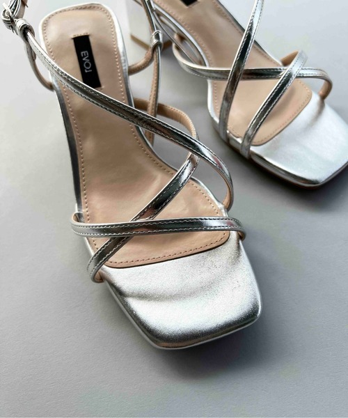 EVOL（イーボル）の「ブロックヒールナローストラップサンダル（サンダル・レディース・ベージュ/シルバー・S/M/L）」の13枚目の写真