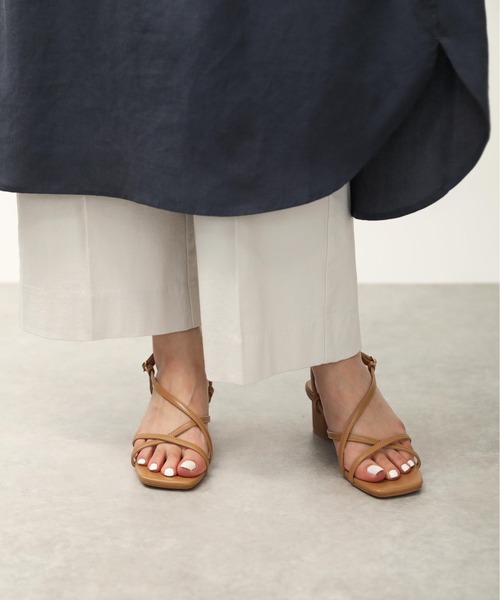 EVOL（イーボル）の「ブロックヒールナローストラップサンダル（サンダル・レディース・ベージュ/シルバー・S/M/L）」の18枚目の写真