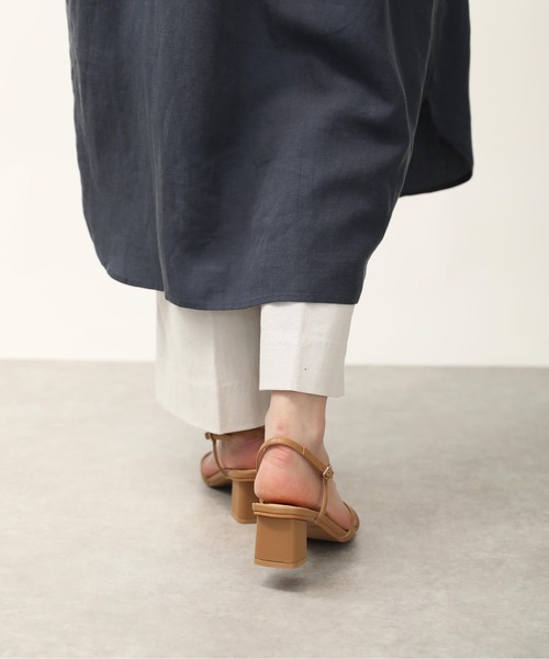 EVOL（イーボル）の「ブロックヒールナローストラップサンダル（サンダル・レディース・ベージュ/シルバー・S/M/L）」の16枚目の写真
