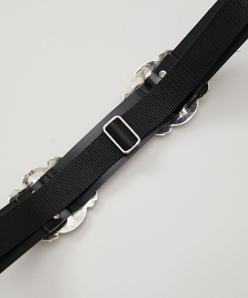 TOGA PULLA（トーガ　プルラ）の「【TOGA PULLA(トーガプルラ)】ダブルバックルコンチョベルト TP22-AH220（ベルト・レディース・ブラック・FREE）」の2枚目の写真