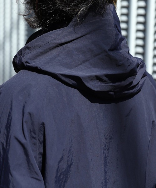marka（マーカ）の「marka / マーカ：ECWCS JACKET - recycle nylon tusser -：M22C-04BL01C[COR]（ミリタリージャケット・メンズ・ネイビー/ブラック・2/1）」の4枚目の写真