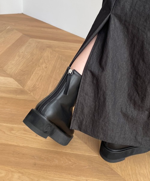 CANAL JEAN（キャナルジーン）の「El mar(エルマール) フェイクレザーバックZIPラウンドブーツ（ブーツ・レディース・ブラック・24/25/24.5/23.5）」の6枚目の写真