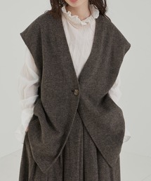 “Vネックツイードオーバーベスト”　セットアップ着用可能　　　　　　　　　　　　　　　　　　　　　　　　　　　　　　　トレンドのベストはルーズなシルエットと柔らかなツイード素材で