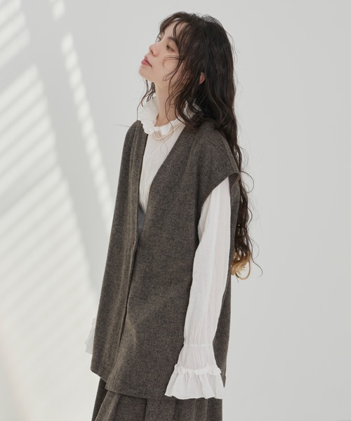 Libra Cue(リブラ キュー)の「“Vネックツイードオーバーベスト” セットアップ着用可能 トレンドのベストはルーズなシルエットと柔らかなツイード素材で(ベスト・レディース・ブラウン・FREE)」の13枚目の写真