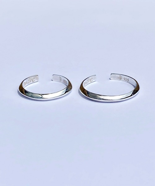 Blanche(ブランシュ)の「Blanche ブランシュ トライアングルシェイブピンキーリング Charmant (シャルモン) SILVER(リング・レディース・シルバー・#10/#7/#8/#9/#11/#5/#6/#4)」の3枚目の写真