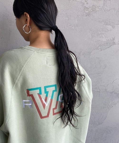 RVCA（ルーカ）の「[RVCA/ルーカ] HAMPTON バックロゴプリントクルーネックスウェット（スウェット・レディース・ホワイト/ブラック/ライトグリーン・S/M/L）」の3枚目の写真