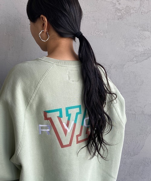 RVCA（ルーカ）の「[RVCA/ルーカ] HAMPTON バックロゴプリントクルーネックスウェット（スウェット・レディース・ホワイト/ブラック/ライトグリーン・S/M/L）」の17枚目の写真