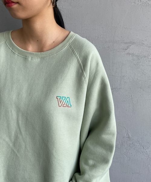 RVCA（ルーカ）の「[RVCA/ルーカ] HAMPTON バックロゴプリントクルーネックスウェット（スウェット・レディース・ホワイト/ブラック/ライトグリーン・S/M/L）」の16枚目の写真