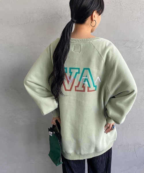 RVCA（ルーカ）の「[RVCA/ルーカ] HAMPTON バックロゴプリントクルーネックスウェット（スウェット・レディース・ホワイト/ブラック/ライトグリーン・S/M/L）」の12枚目の写真