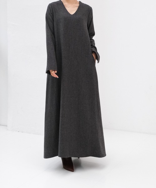AKTE（アクテ）の「Vネックツイードロングワンピース（ワンピース