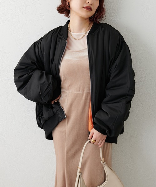 natural couture（ナチュラルクチュール）の「BIGボリュームMA‐1（MA-1・レディース・アイボリー/ブラック/グレイッシュベージュ・FREE）」の2枚目の写真