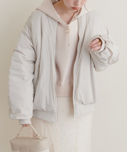 natural couture（ナチュラルクチュール）の「BIGボリュームMA‐1（MA-1・レディース・アイボリー/ブラック/グレイッシュベージュ・FREE）」の5枚目の写真