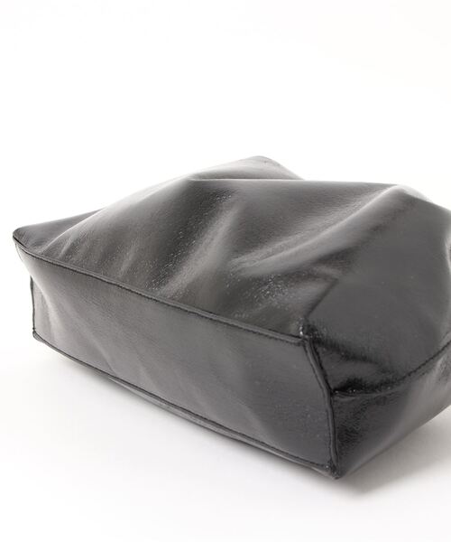 N.（N. Natural Beauty Basic）（エヌエヌナチュラルビューティーベーシック）の「ドロストクラッチショルダーバッグ（トートバッグ・レディース・シルバー/ブラック・ﾌﾘ-）」の4枚目の写真