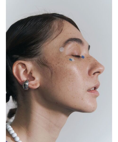 UN3D.（アンスリード）の「OVAL EARCUFFS SLV925 M / オーバルイヤーカフシルバー925M（イヤーカフ・レディース・ゴールド/シルバー・FREE）」の4枚目の写真