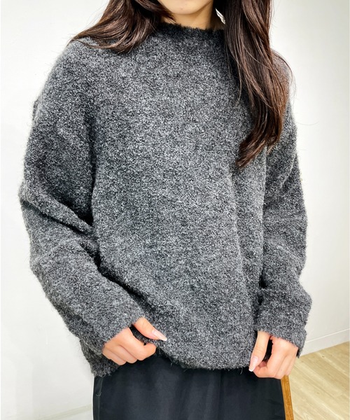 Meli rich(メリーリッチ)の「ループヤーンオーバーサイズニット(ニット/セーター・レディース・オートミール/オレンジ/チャコール・MEDIUM)」の2枚目の写真