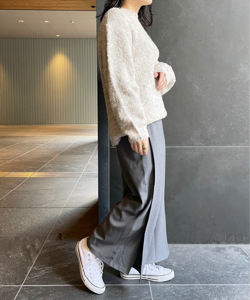 Meli rich(メリーリッチ)の「ループヤーンオーバーサイズニット(ニット/セーター・レディース・オートミール/オレンジ/チャコール・MEDIUM)」の5枚目の写真