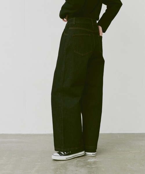 flaner（フラネ）の「Loose tuck denim pants/ルーズタックデニムパンツ（デニムパンツ・レディース・サックスブルー/ブラック・SMALL/MEDIUM/LARGE）」の15枚目の写真