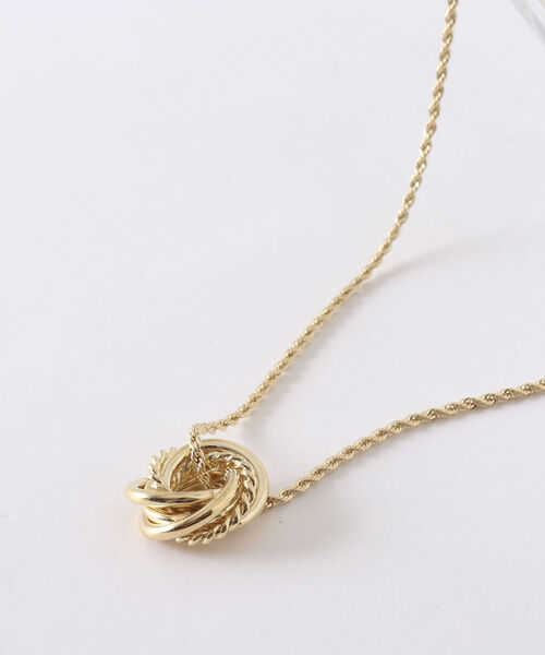 NOLLEY’S Sophi（ノーリーズソフィ）の「ツイストリングネックレス（ネックレス・レディース・ゴールド/シルバー・FREE）」の4枚目の写真