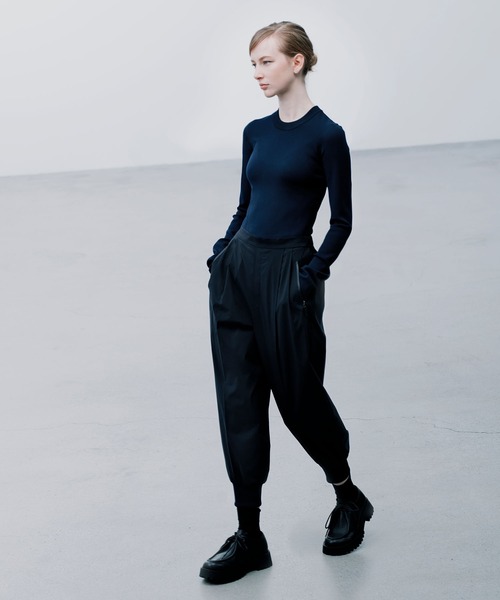 DESCENTE ALLTERRAIN(デサント オルテライン)の「センタープレスジョガーパンツ / CENTER PRESS JOGGER PANT(その他パンツ・レディース・ベージュ/ブラック・MEDIUM/LARGE)」の4枚目の写真