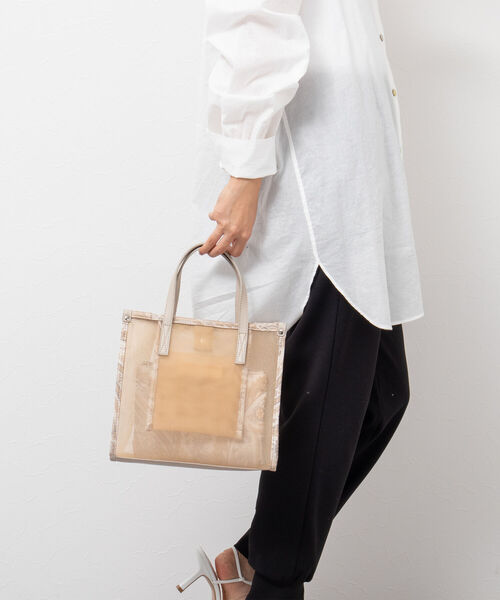 NOLLEY’S（ノーリーズ）の「チュールメッシュパイピングトートバッグ（トートバッグ・レディース・ブラック系その他3/ベージュ系その他3・FREE）」の14枚目の写真