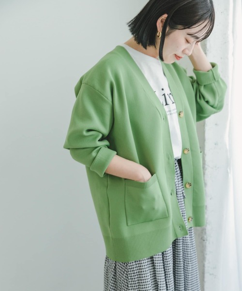 ITEMS URBANRESEARCH(アイテムズ アーバンリサーチ)の「ライトVネックカーディガン(カーディガン/ボレロ・レディース・グレー系その他/モカ/ブラック/グリーン系その他・FREE)」の4枚目の写真