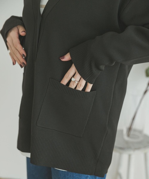 ITEMS URBANRESEARCH(アイテムズ アーバンリサーチ)の「ライトVネックカーディガン(カーディガン/ボレロ・レディース・グレー系その他/モカ/ブラック/グリーン系その他・FREE)」の18枚目の写真