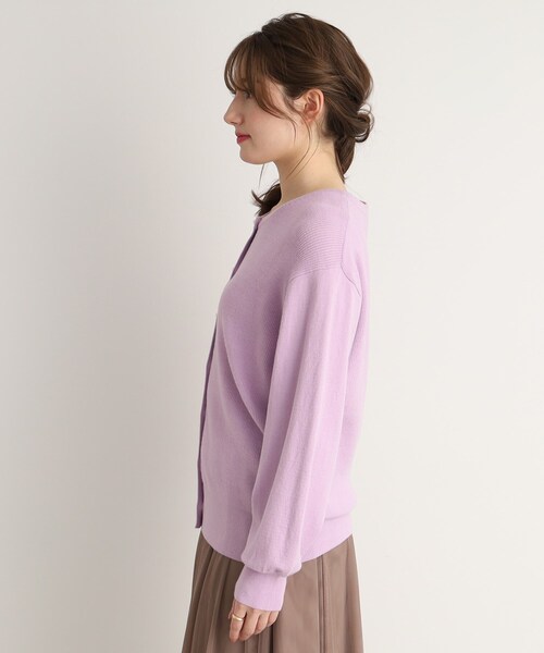 DRESKIP(ドレスキップ)の「◆パ-ル調釦クルーネックニットカーディガン(カーディガン/ボレロ・レディース・ブラック/パープル/グリーン/ナチュラル・02/03/04)」の6枚目の写真