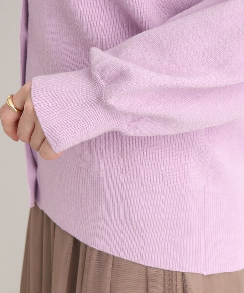 DRESKIP(ドレスキップ)の「◆パ-ル調釦クルーネックニットカーディガン(カーディガン/ボレロ・レディース・ブラック/パープル/グリーン/ナチュラル・02/03/04)」の9枚目の写真