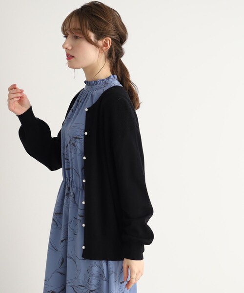 DRESKIP(ドレスキップ)の「◆パ-ル調釦クルーネックニットカーディガン(カーディガン/ボレロ・レディース・ブラック/パープル/グリーン/ナチュラル・02/03/04)」の13枚目の写真