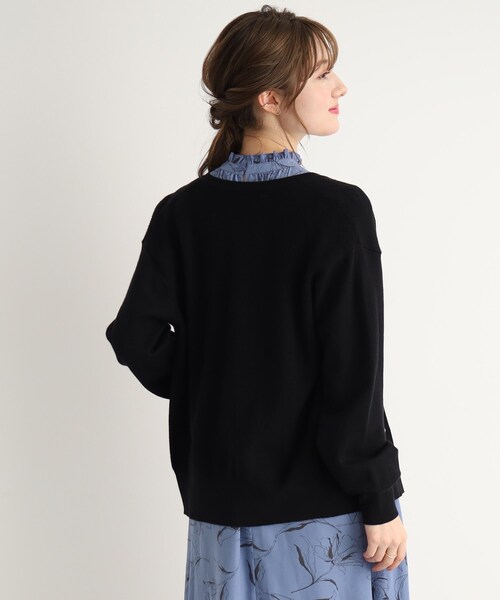 DRESKIP(ドレスキップ)の「◆パ-ル調釦クルーネックニットカーディガン(カーディガン/ボレロ・レディース・ブラック/パープル/グリーン/ナチュラル・02/03/04)」の14枚目の写真