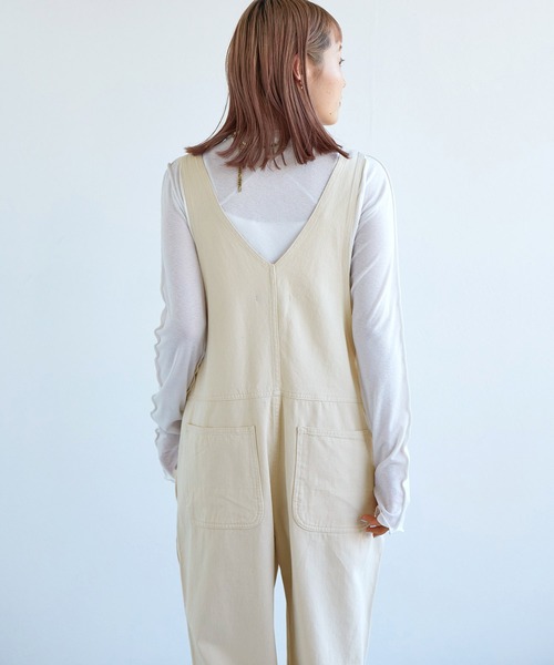 w closet（ダブルクローゼット）の「カラーオーバーオール（サロペット/オーバーオール・レディース・オフホワイト/ピンク・FREE）」の5枚目の写真