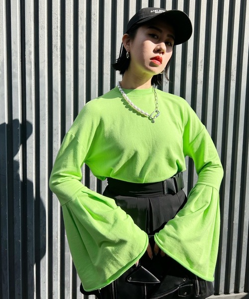 Narcissus（ナルシス）の「【Narcissus】フレアロングTシャツ（Tシャツ/カットソー・レディース・チャコールグレー/グリーン・FREE）」の2枚目の写真