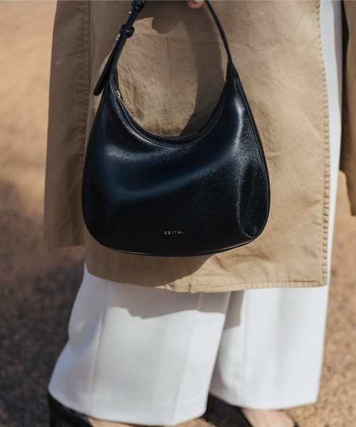 EDITA.（エディータ）の「EDITA./エディータ ネオプレン 軽量 ベルト ハーフムーン ハンドバッグ ショルダーバッグ（ハンドバッグ・レディース・ブラック・FREE）」の4枚目の写真