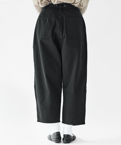 SETTO（セット）の「DOKONO PANTS：ワイドタックパンツ（チノパンツ・レディース・ベージュ/ブラック・M/L）」の6枚目の写真