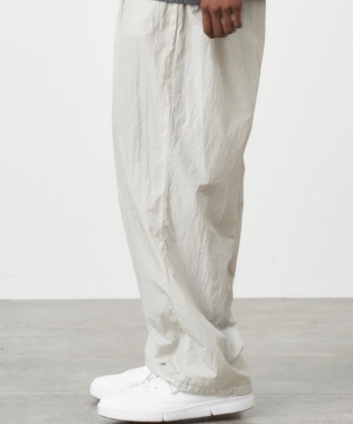 ATON（エイトン）の「ATON (エイトン)HAND DYE NYLON | OVER PANTS