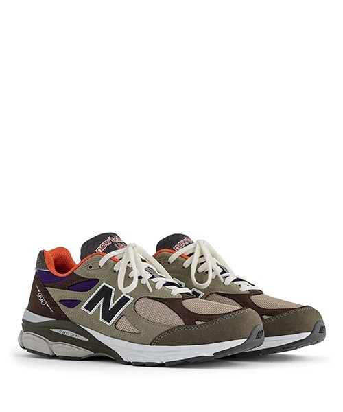 NEW BALANCE(ニューバランス)の「M990 / BT3(スニーカー・メンズ・サンドベージュ・27.5cm/28cm/26.5cm/27cm/29cm/28.5cm/26cm)」の2枚目の写真