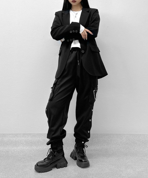 LVEU.（ラブユ.）の「【LVEU.】チェーンデザインボタンスリットカーゴパンツ / パンツ ボトムス カーゴ チェーン ボタン スリット ドローコード ワイド ルーズ ブラック（カーゴパンツ・レディース・ブラック・FREE）」の9枚目の写真