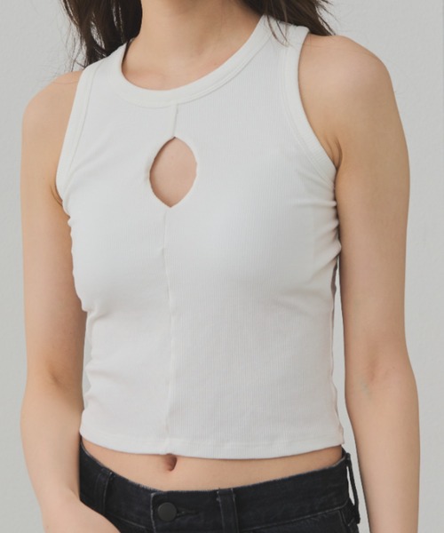 Solace(ソレイス)の「パッド付き/アメスリオープンタンクトップ(タンクトップ・レディース・ホワイト/ブラック/ベージュ/グレー・FREE)」の15枚目の写真