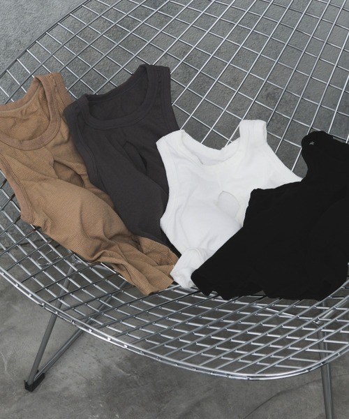 Solace(ソレイス)の「パッド付き/アメスリオープンタンクトップ(タンクトップ・レディース・ホワイト/ブラック/ベージュ/グレー・FREE)」の10枚目の写真